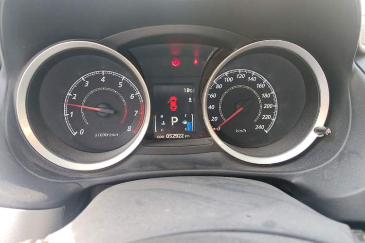 Used Mitsubishi Lancer EX 2015 1.8L CVT ZhiShang Edition China IV Standard