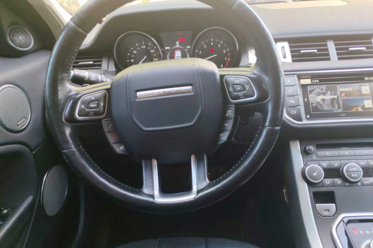 Used Land Rover Range Evoque 2016 2.0T SE Smart Glow Edition Steering Wheel