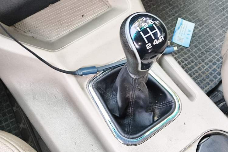 Used FORTHING Lingzhi 2019 M5L 1.6L 7-Seater Luxury Model China VI Standard Gear Lever