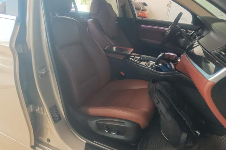 Used BMW 5 Series 2014 520Li Elegant Model
