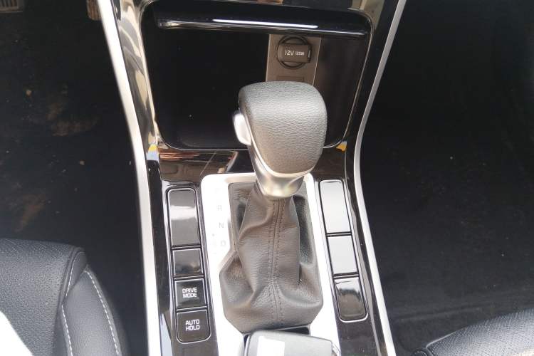 Used Kia K3 2021 Revised 1.5L CVT Fashion Edition Gear Lever