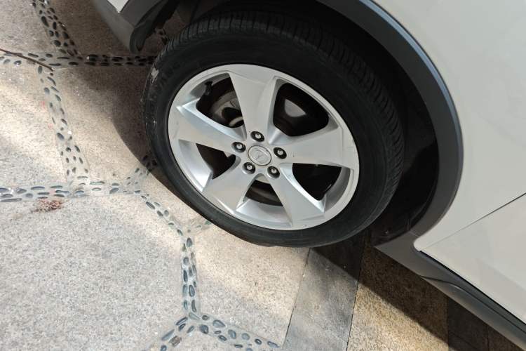 Used CHANGAN CS35 2016 1.6L Manual Luxury Model China IV Left Front Wheel Hub