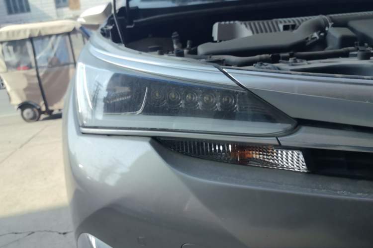 Used Toyota Corolla 2017 Revised Dual-Engine 1.8L E-CVT Elite Edition
