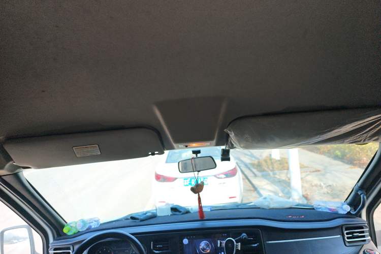 Used JMC Fushun 2022 2.0T Manual Multi-Function Passenger Vehicle Short Wheelbase Mid-Height Roof 6-Seater Headliner