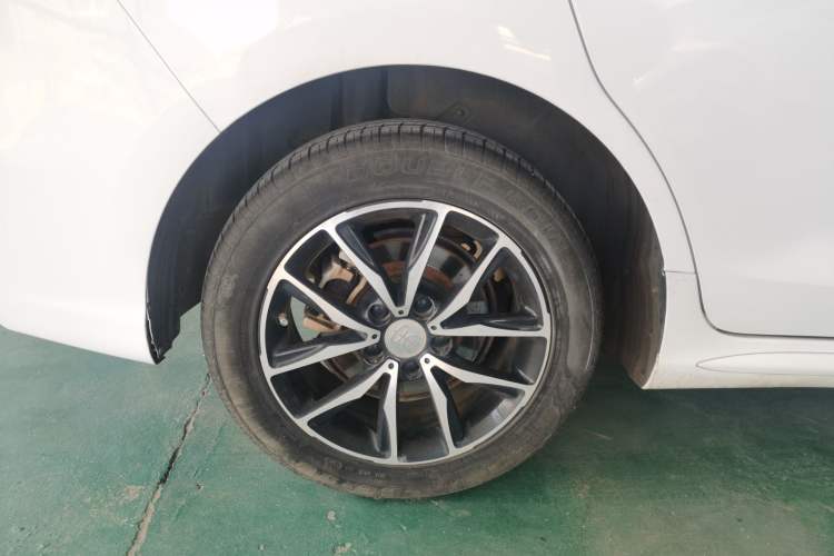 Used BYD Song MAX 2017 1.5T Manual Smart Connect Luxury 7-Seater