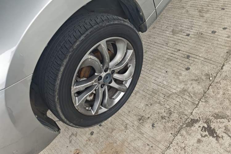 Used Haval H6 Coupe 2018 Red-Label 1.5T Automatic Two-Wheel Drive Ultra-Luxury Model Left Front Wheel Hub