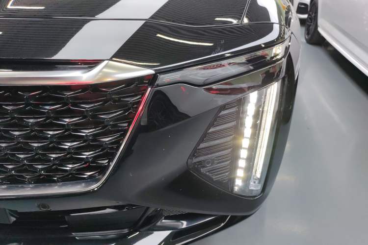 Used Cadillac CT6 2023 28T Luxury Version Left Front Headlight