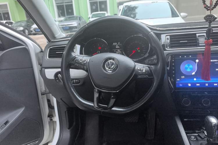 Used Volkswagen Sagitar 2017 1.6L Automatic Comfort Model Steering Wheel