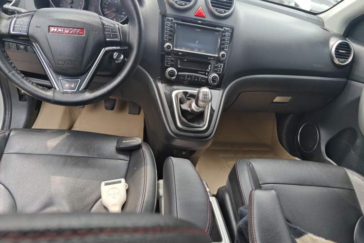 Used Haval H6 2015 Upgraded Model 1.5T Manual Two-Wheel Drive Elite Version
