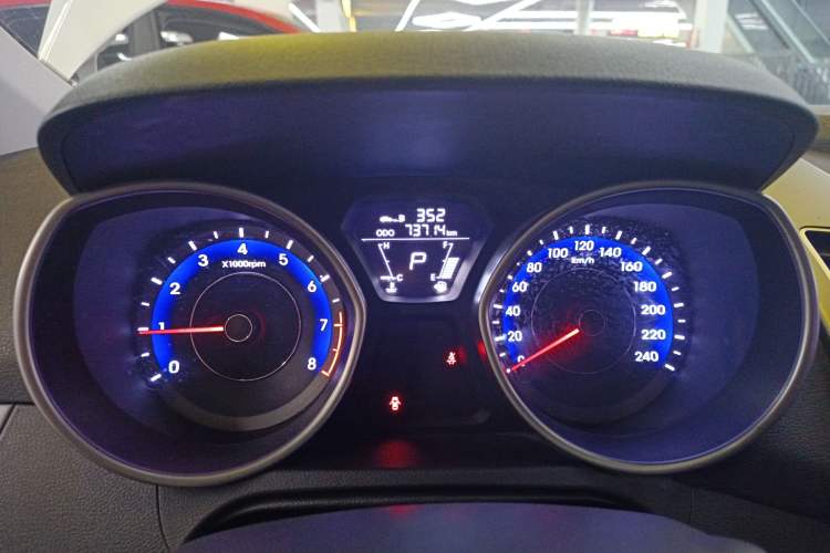 Used Hyundai Elantra (5th Generation / Langdong) 2015 1.6L Automatic Fashion Model
