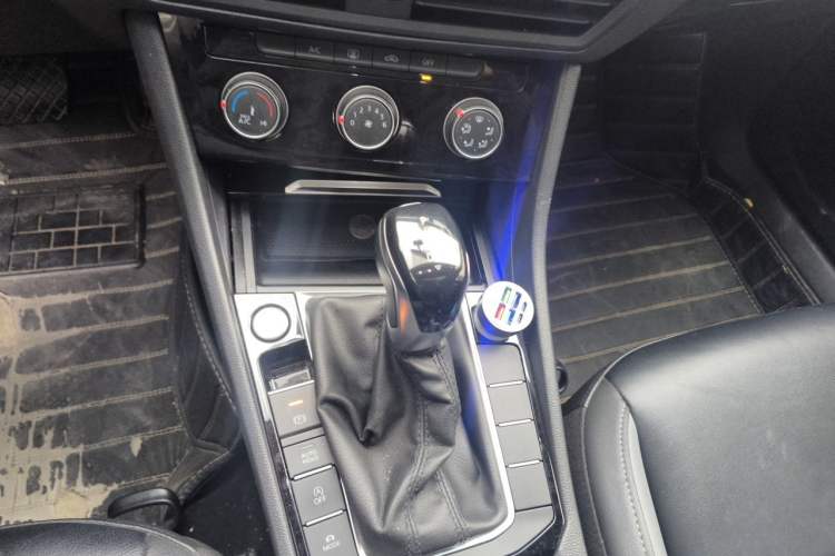 Used Volkswagen Sagitar 2020 280TSI DSG Comfort Version China VI Standard Gear Lever