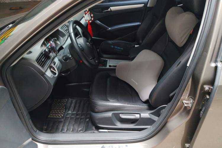 Used Volkswagen Passat 2014 1.8TSI DSG Prestige Edition Left Front Seat