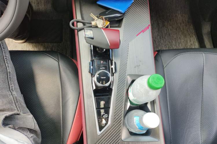 Used CHANGAN OSHAN Z6 2023 Blue Whale 1.5T DCT Smart Luxury Model
