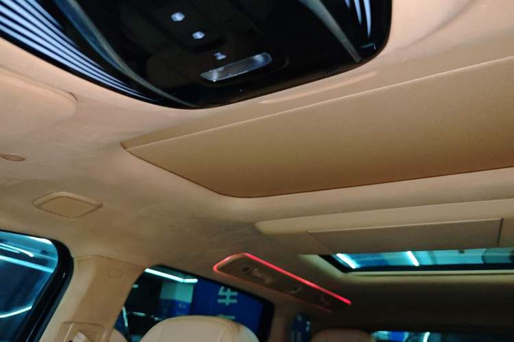 Used VOYAH Dream 2025 PHEV Four-Wheel-Drive Flagship Version – Qiankun Edition
