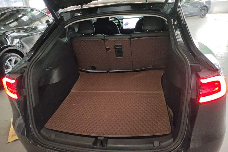 Used Tesla Model Y 2024 Rear-Wheel-Drive Version Trunk