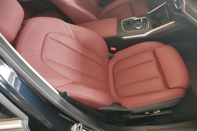 Used BMW 3 Series 2024 325i M Sport Package Right Front Seat