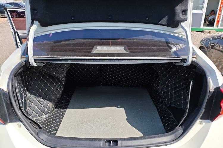 Used Toyota Levin 2017 Revised 185T CVT Elite Edition China V Standard Trunk