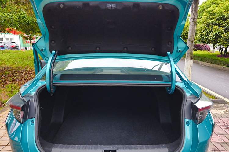 Used Dongfeng Aeolus Yixuan 2020 230T Automatic Xuan Yue Track Edition Trunk