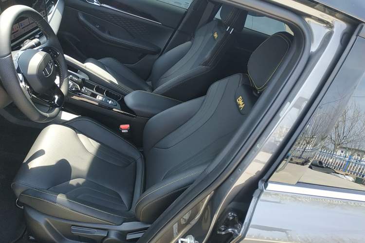 Used Geely Auto Coolray 2025 Bin Yue L 1.5TD DCT Star Diamond
