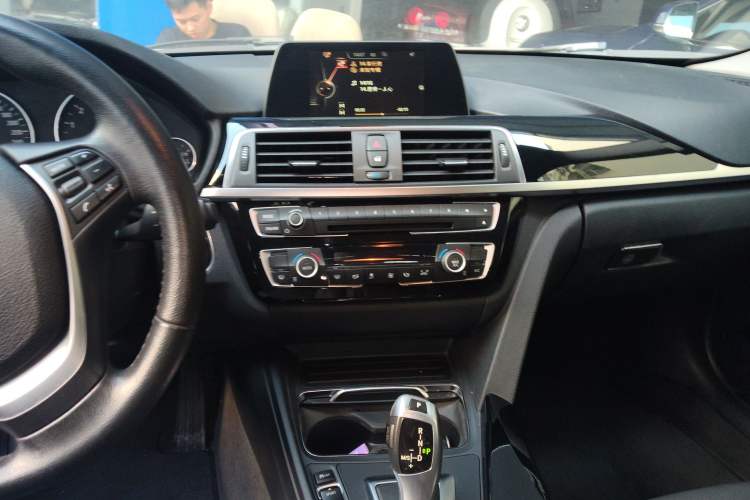 Used BMW 3 Series 2016 320i Fashion Model