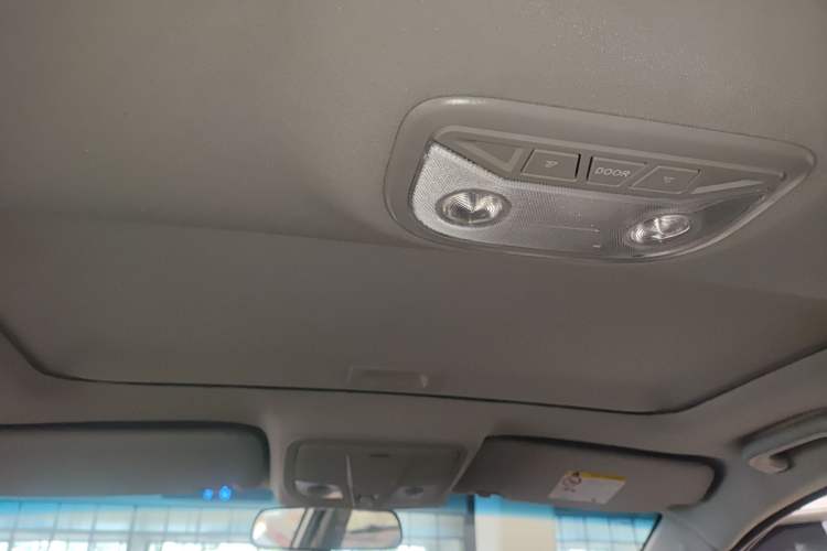 Used Geely Auto Emgrand 2016 Sedan 1.5L CVT Upward Version
