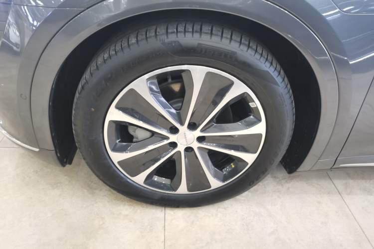 Used Hima Luxeed R7 2025 Range-Extended Version 251 km Max
