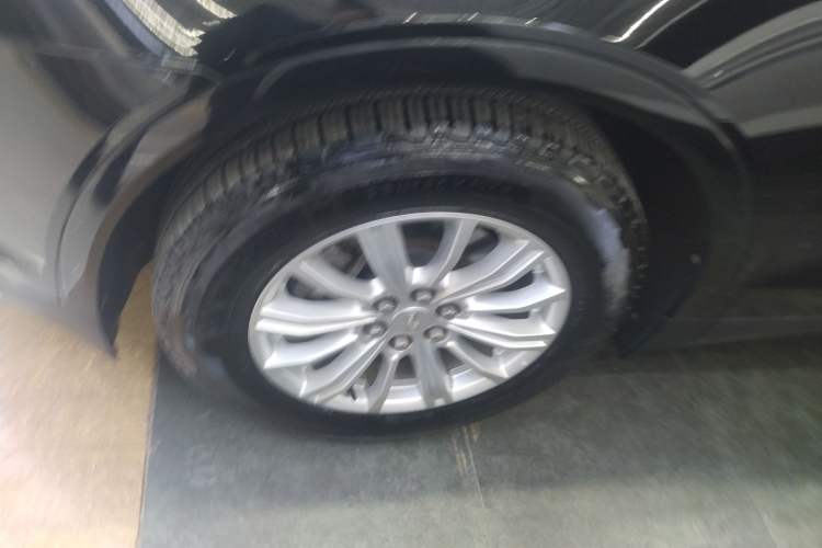 Used Cadillac XT5 2018 28E Four-Wheel Drive Tech Version