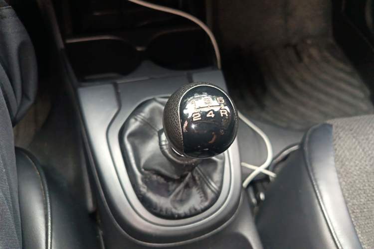 Used Honda Fit 2014 1.5L LX Manual Comfort Model Gear Lever