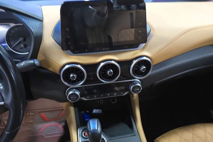 Used Nissan Sylphy 2021 1.6L TOP CVT Luxury Edition Audio And AC Panel