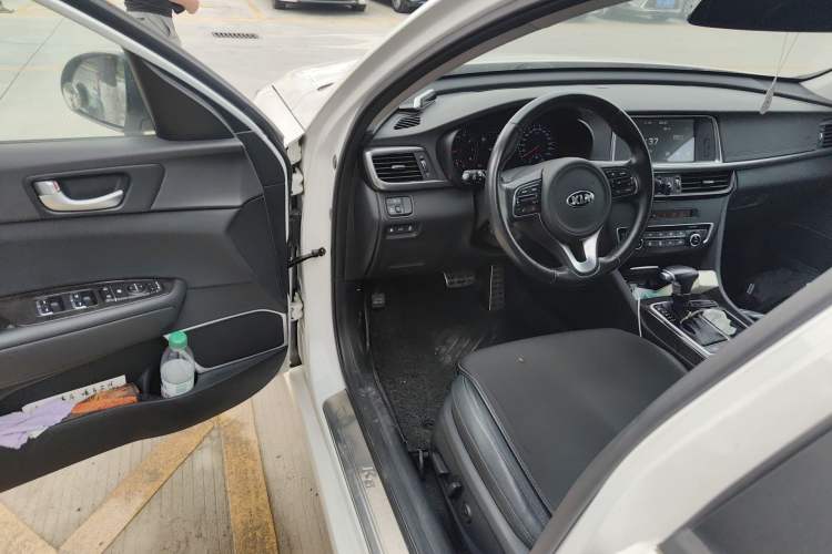 Used Kia K5 2016 2.0L Automatic LUX
