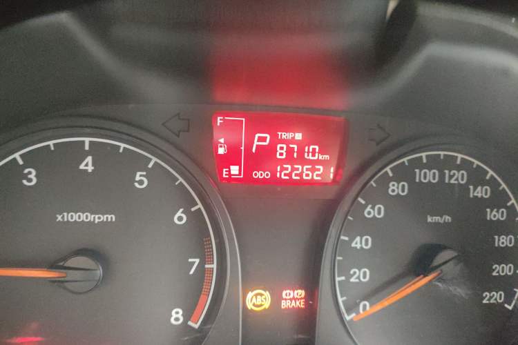 Used Hyundai Verna (older generation) 2016 1.4L Automatic Smart GLS Odometer Close Up