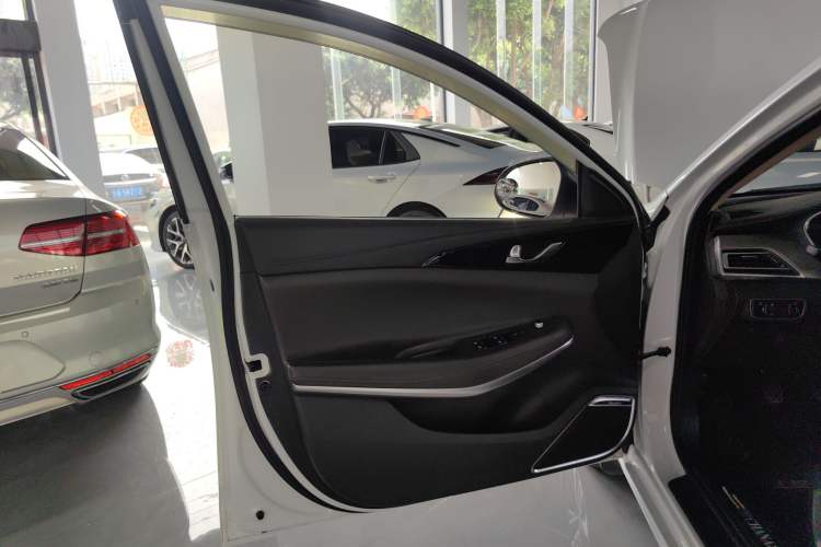 Used Changan Raeton CC 2018 1.5T Manual Luxury Model China V Standard
