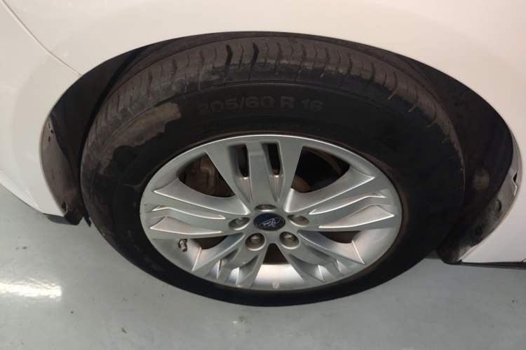 Used Ford Focus 2012 Sedan 1.6L Automatic Comfort Model
