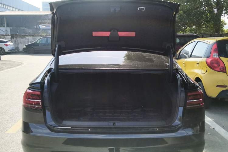 Used Volkswagen Phideon 2021 380TSI Luxury Edition