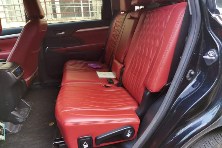 Used Toyota Highlander 2017 2.0T Four-Wheel Drive Luxury Edition 7 Seats Left Rear Seat