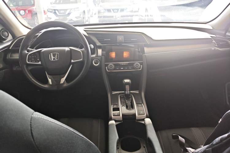 Used Honda Civic 2016 220TURBO CVT Luxury Edition
