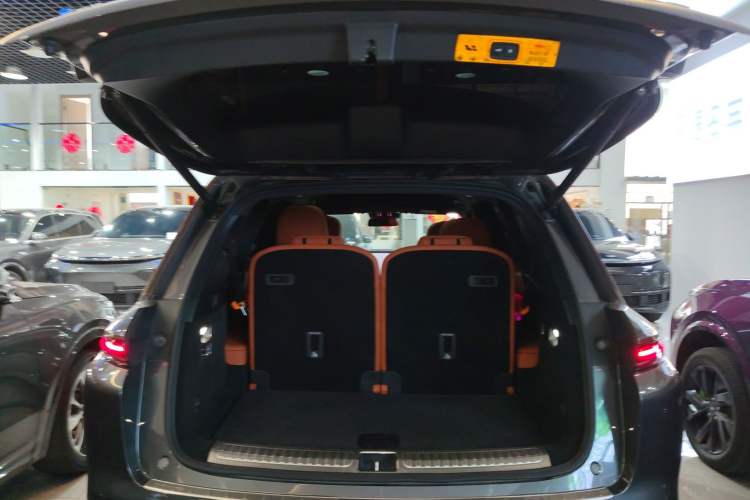 Used Li Auto L8 2023 Pro Model
