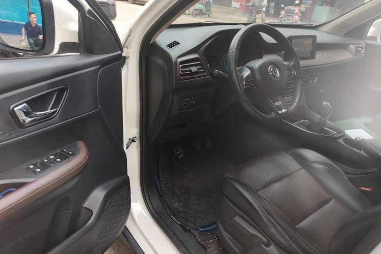 Used Dongfeng Fengon S560 2022 1.5T Manual Urban Model
