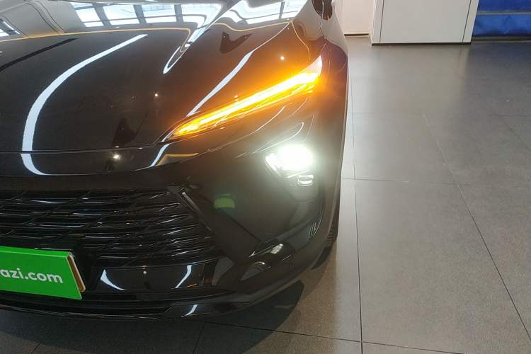 Used Buick Envision 2025 Encore Plus 28T Two-Wheel-Drive Platinum Edition