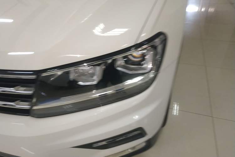 Used Volkswagen Tiguan L 2019 330TSI Automatic Two-Wheel Drive Smart Luxury Version China V Emission Standard