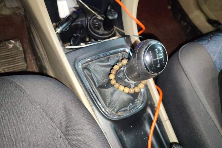 Used Suzuki Alivio 2015 1.6L Manual Comfort Model Gear Lever