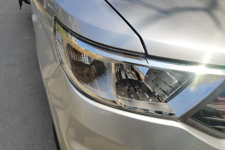 Used Wuling Hongguang V 2022 1.5L Jingqu Version Hydraulic Power Steering LAR