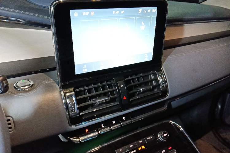 Used Lincoln Navigator 2020 3.5T Presidential Series Audio And AC Panel