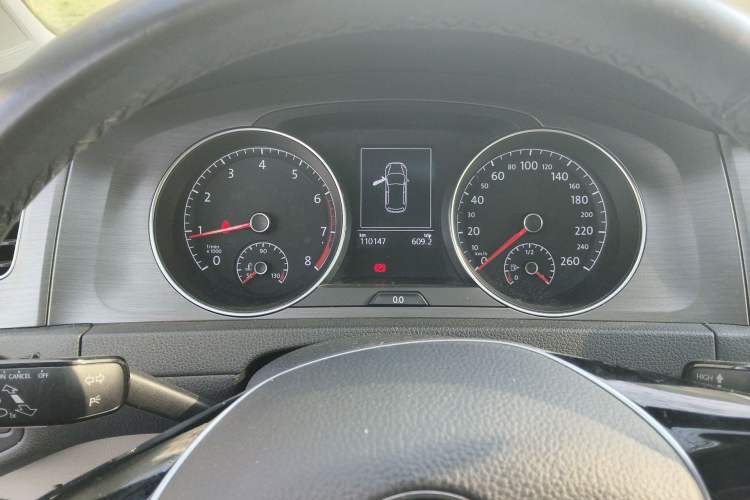 Used Volkswagen Golf 2016 230TSI Automatic Comfort Version Instrument Cluster