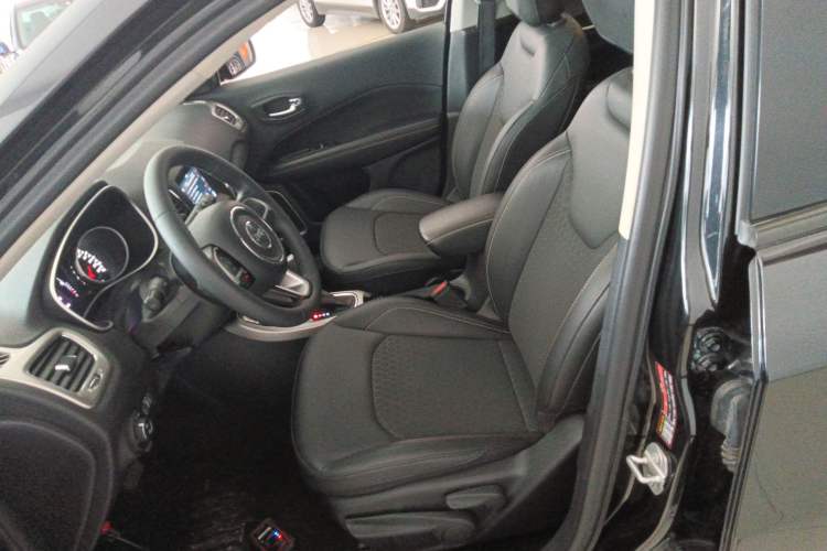 Used Jeep Compass 2019 200T Automatic Prestige Edition
