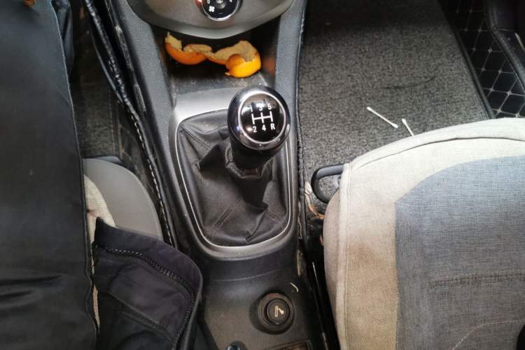 Used Chevrolet Aveo Sonic 2011 Sedan 1.4L MT SL
