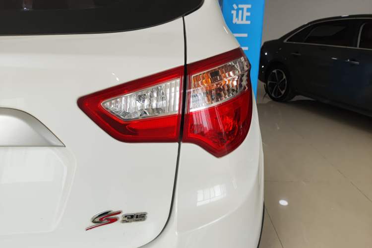 Used CHANGAN CS35 2016 1.6L Automatic Luxury Model China V Standard