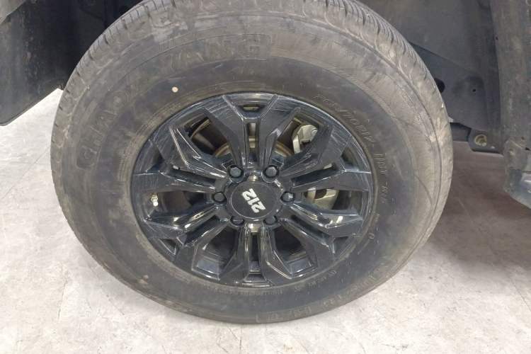 Used 212 T01 2024 2.0T Explorer
