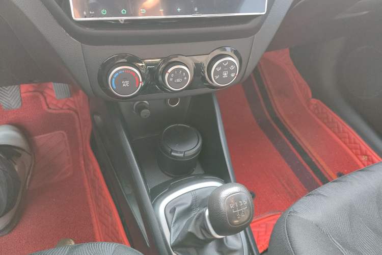 Used Kia K2 2015 Sedan 1.4L MT GLS