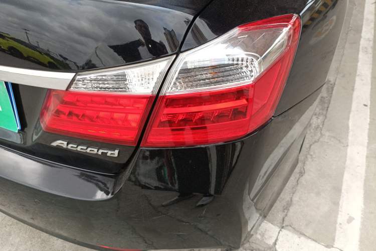 Used Honda Accord 2014 2.0L LX Comfort Edition Right Rear Taillight